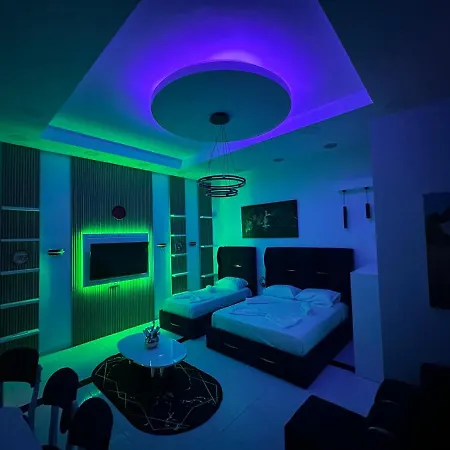 Esto's Near Tirana Airport 1 - Self Checkin -netflix - Free Parking *