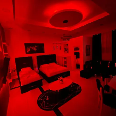 Esto's Near Tirana Airport 1 - Self Checkin -netflix - Free Parking Apartamento