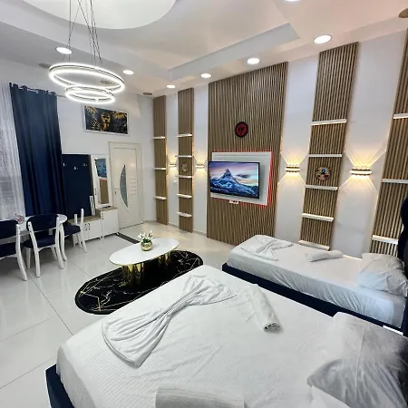 Esto's Near Tirana Airport 1 - Self Checkin -netflix - Free Parking Apartmán